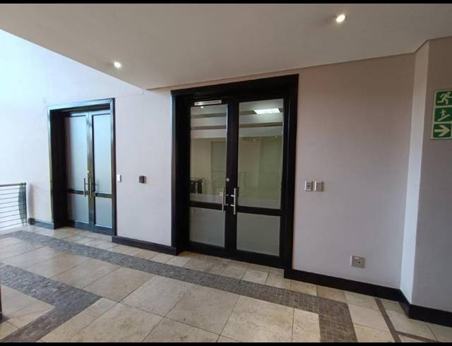 BUSINESS PROPERTY TO RENT IN CONSTANTIA KLOOF